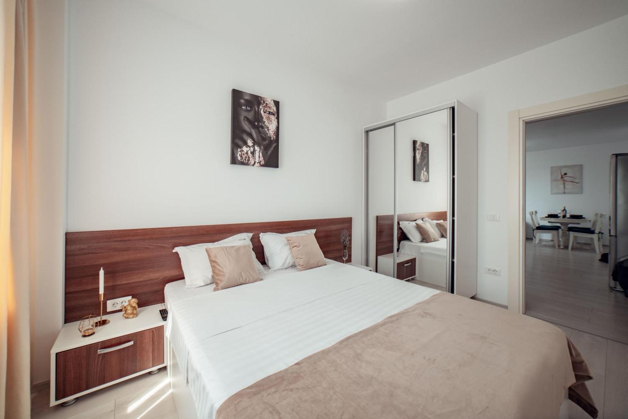 Cozy Apartments At Q Residence - Palas Mall Iasi Ngoại thất bức ảnh
